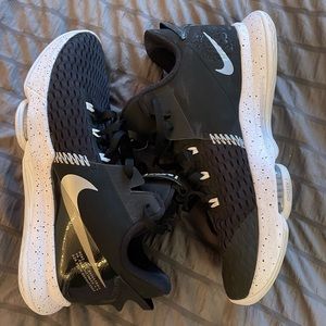 LeBron Witness 5 Basketball Shoes - Black - Size 12.5